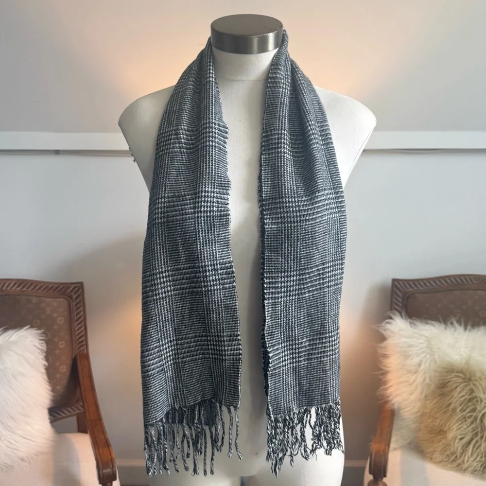 Geoffrey Beene Black and White Plaid Houndstooth Scarf with Fringe, Unisex